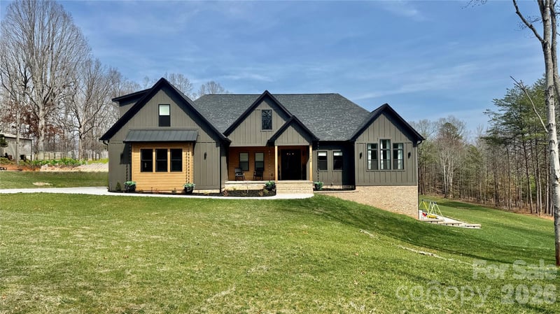 1360 Sain Rd, Hickory, NC 28602