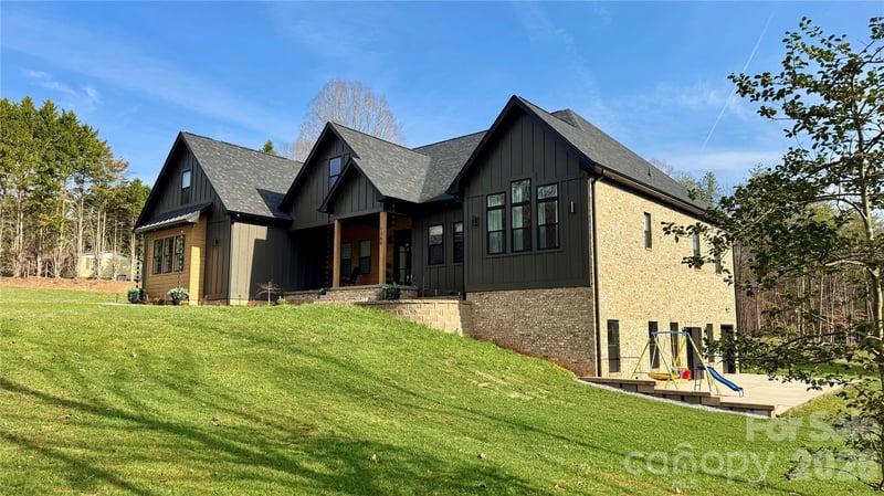 1360 Sain Rd, Hickory, NC 28602