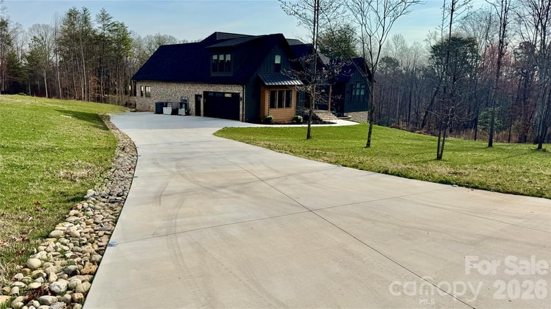 1360 Sain Rd, Hickory, NC 28602