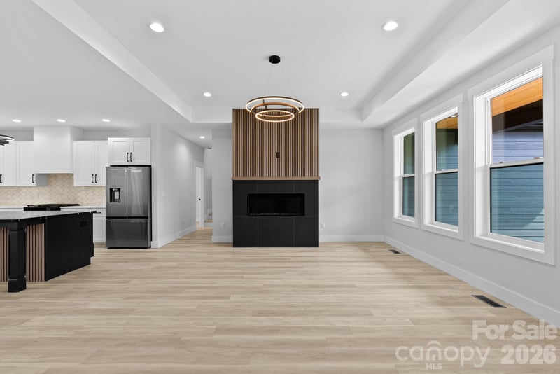 19 Starnes Cove Rd, Asheville, NC 28806