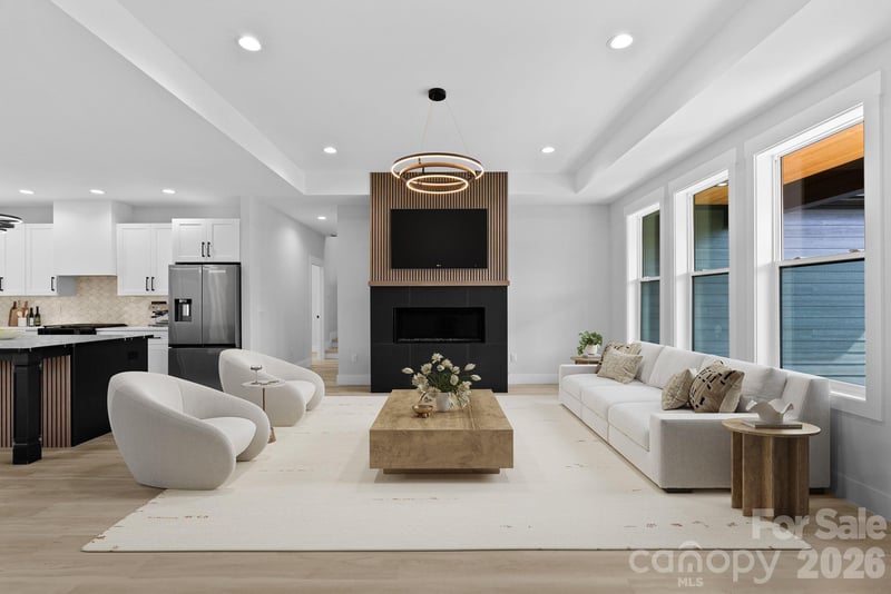 19 Starnes Cove Rd, Asheville, NC 28806