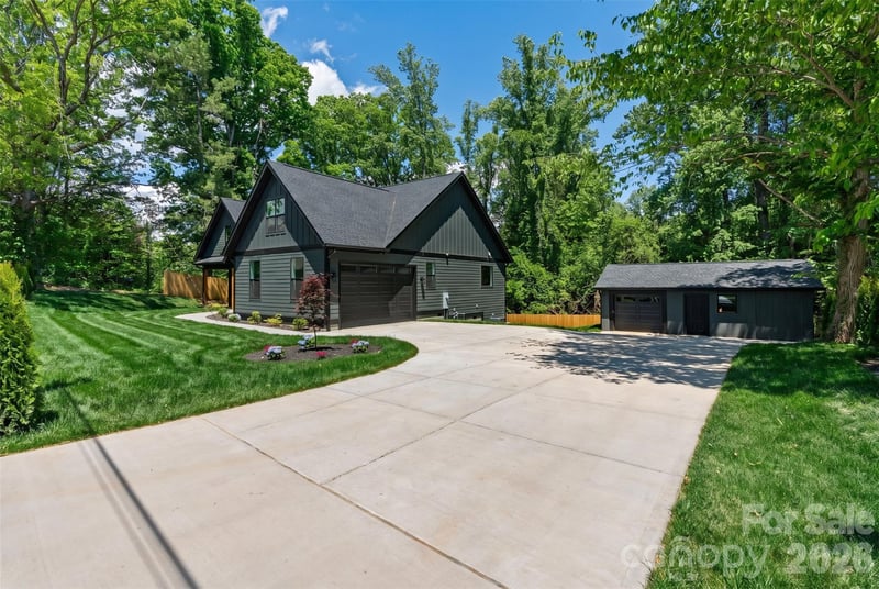 19 Starnes Cove Rd, Asheville, NC 28806