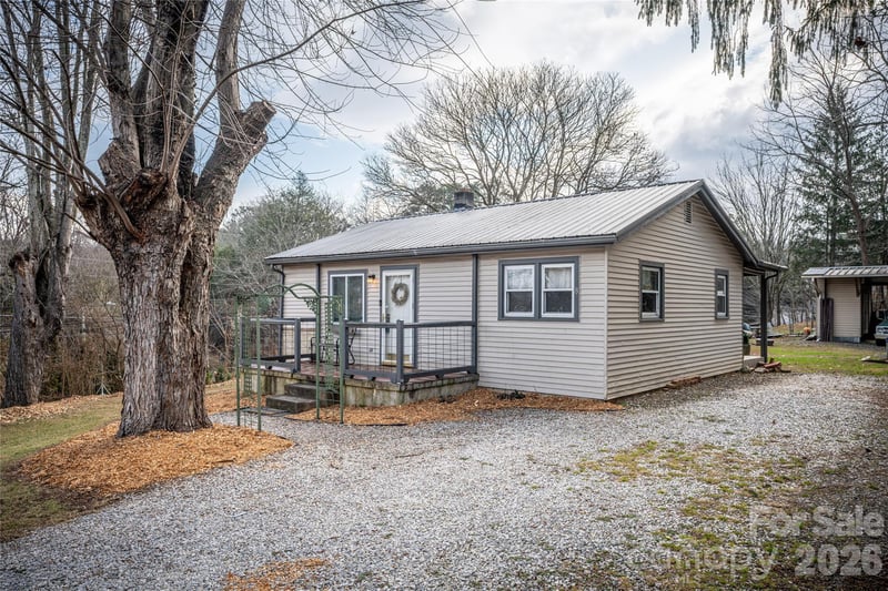 8 Linda Vista Dr, Asheville, NC 28806