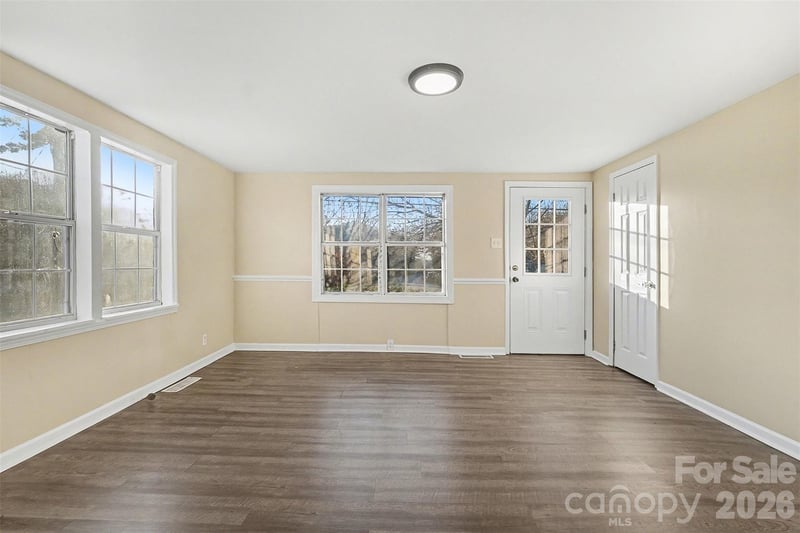 402 Shinnville Rd, Mooresville, NC 28115