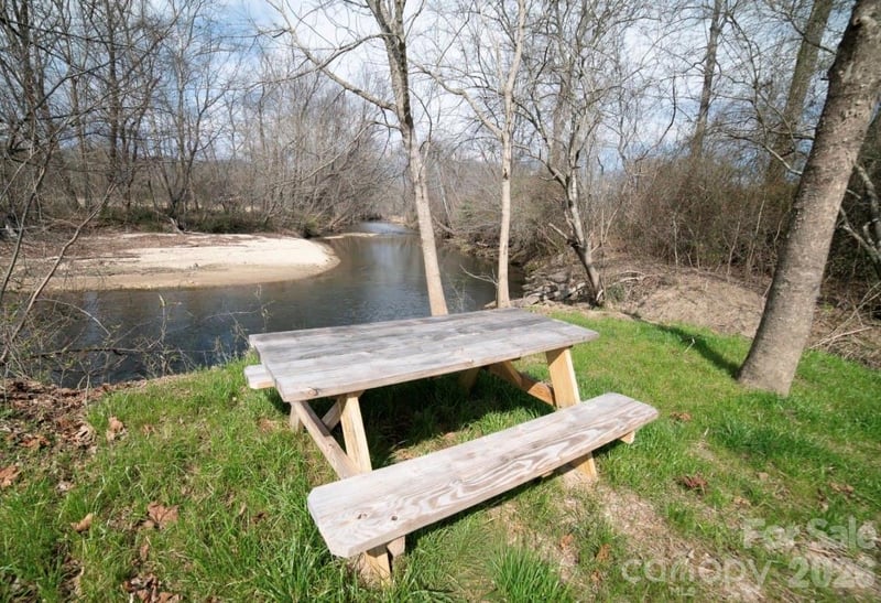 2742 Hwy 268 Hw, Lenoir, NC 28645
