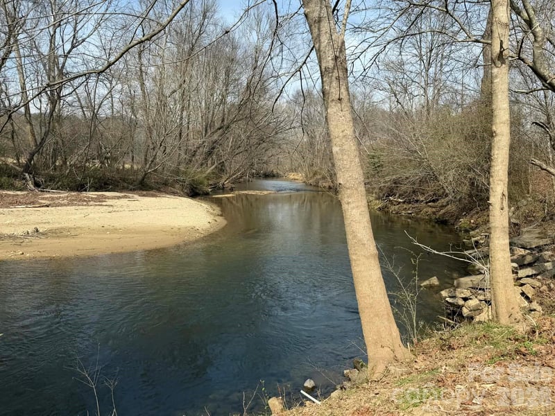 2742 Hwy 268 Hw, Lenoir, NC 28645