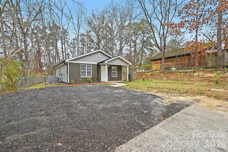 1910 Parkdale Ave, Gastonia, NC 28052