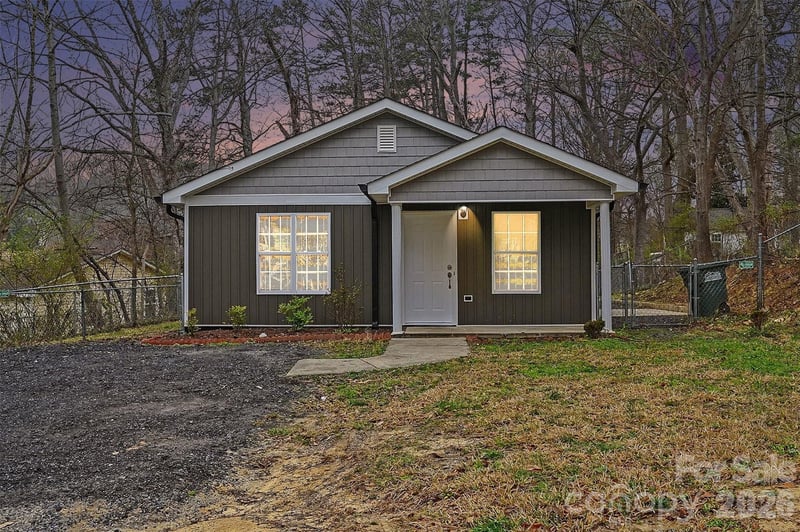 1910 Parkdale Ave, Gastonia, NC 28052