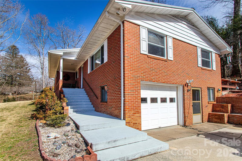 356 Pleasant Hill Dr, Brevard, NC 28712