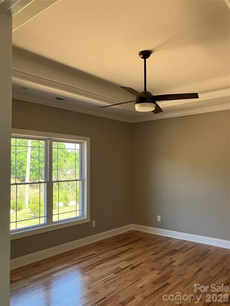 4952 Southview Dr, Hickory, NC 28602