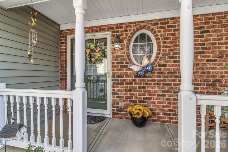 333 Charlestown Dr, Hendersonville, NC 28792