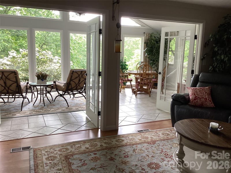 31 Rhododendron Rd, Black Mountain, NC 28711