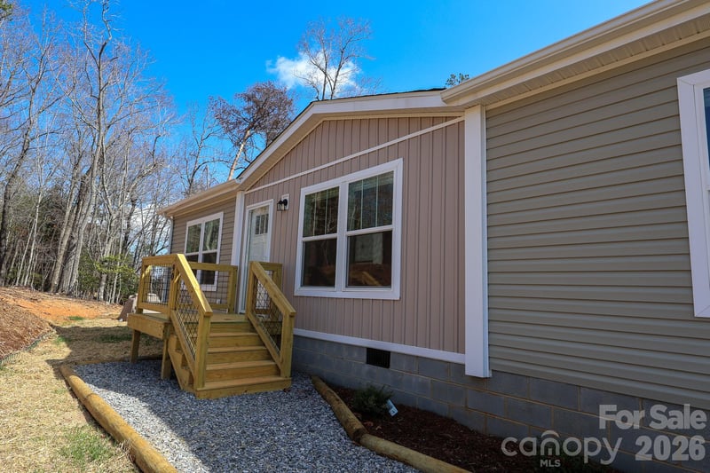90 Cascades Dr, Nebo, NC 28761