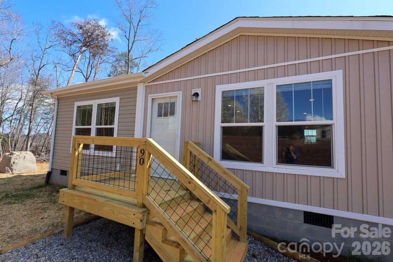 90 Cascades Dr, Nebo, NC 28761