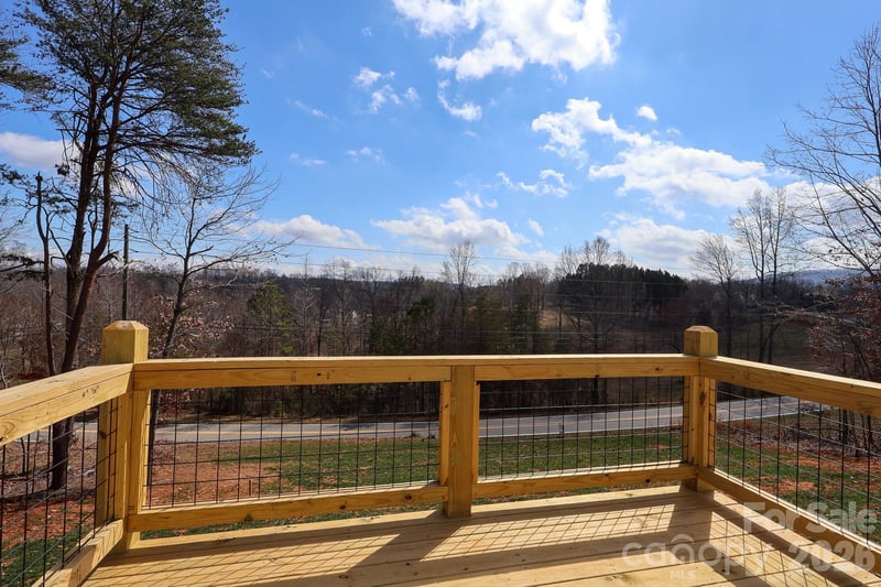 90 Cascades Dr, Nebo, NC 28761