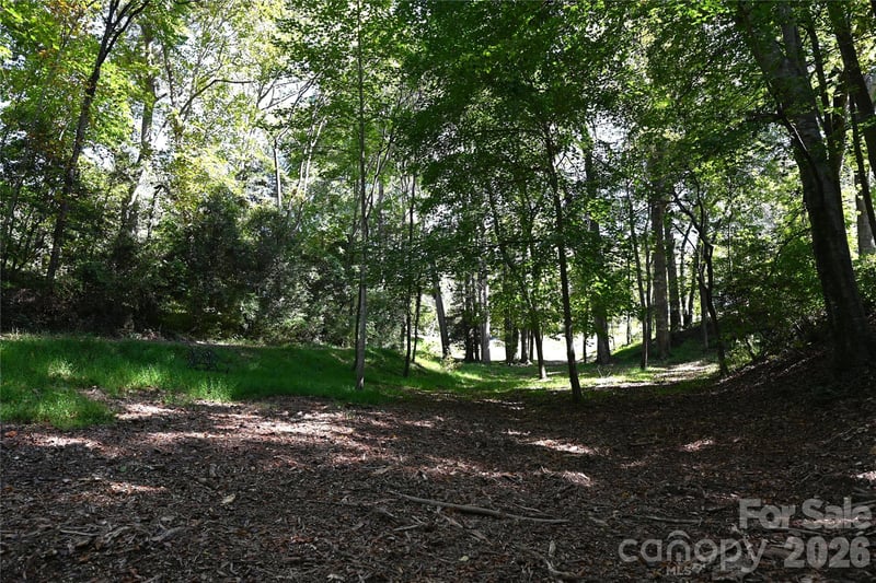 4559 1st St, Hickory, NC 28601