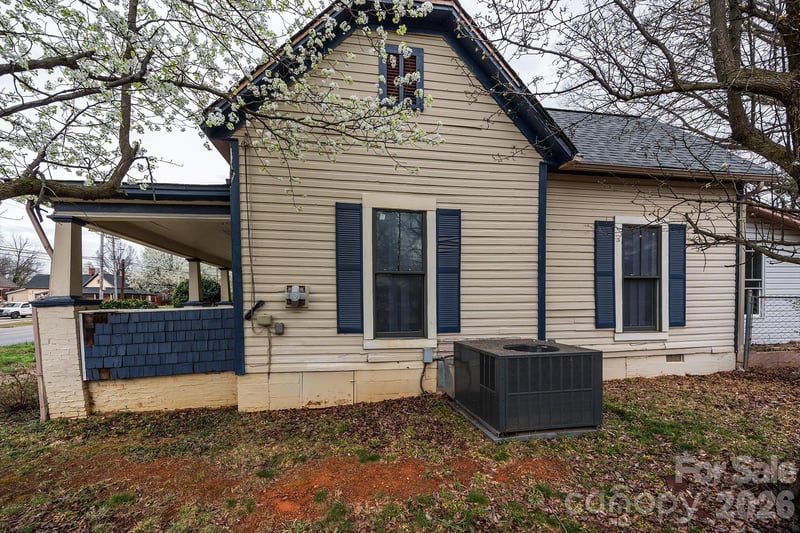 1209 Wilson W Lee Blvd, Statesville, NC 28677