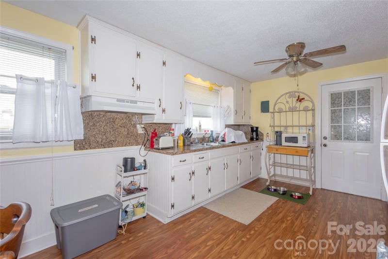 214 North Dakota St, Charlotte, NC 28216