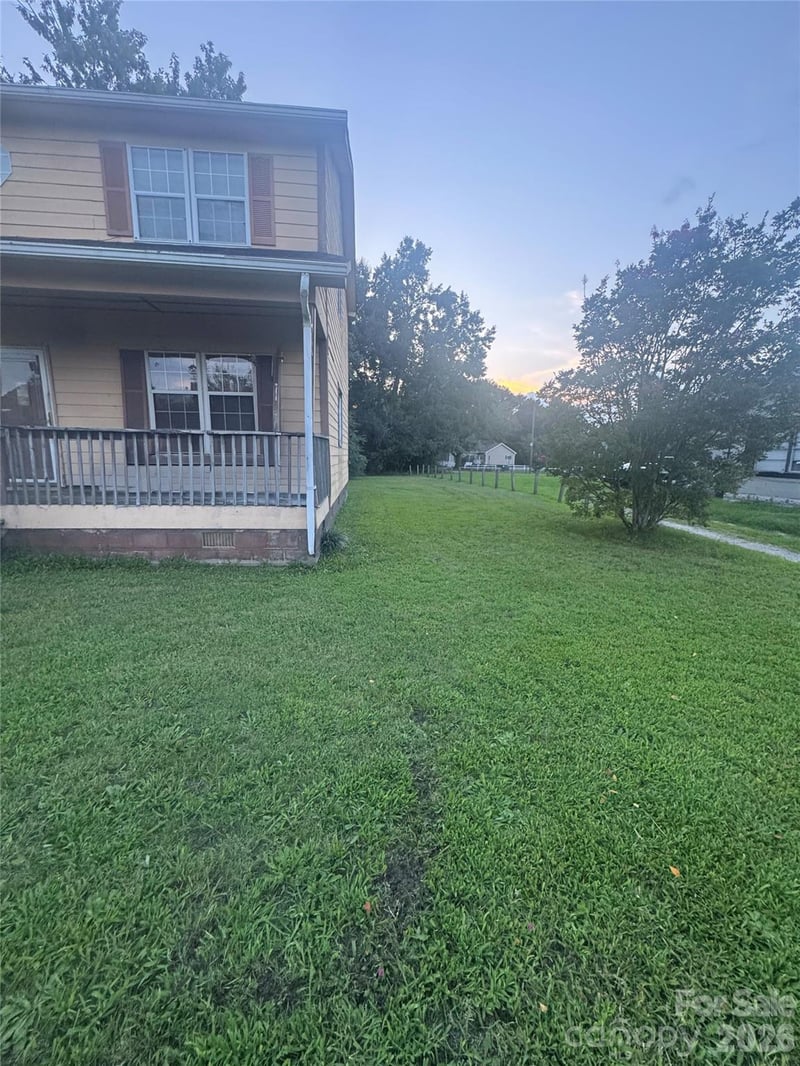 305 Mobley St, Clover, SC 29710