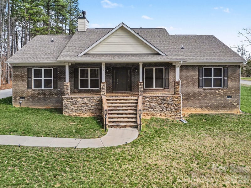 175 Cox Lake Rd, Stanley, NC 28164