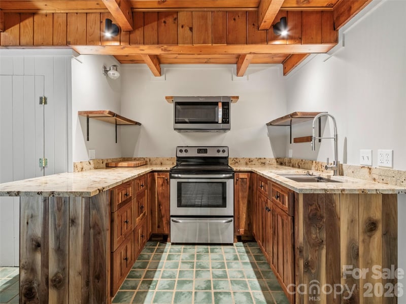 191 Fork Rd, Burnsville, NC 28714