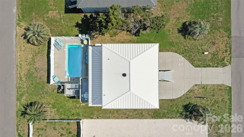 1018 Dolphin Dr, Oak Island, NC 28465