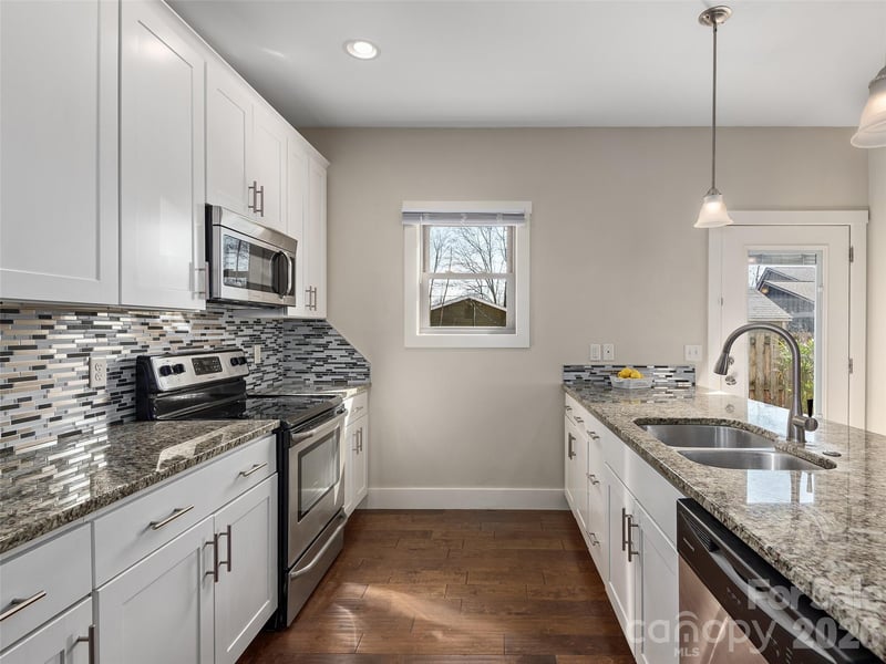 4 Grinnell St, Asheville, NC 28806