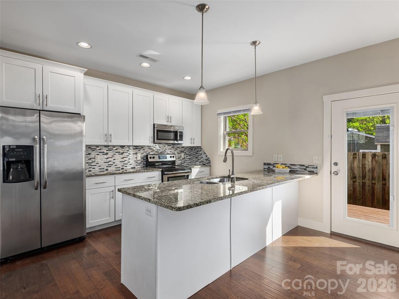4 Grinnell St, Asheville, NC 28806