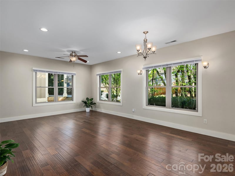 4 Grinnell St, Asheville, NC 28806
