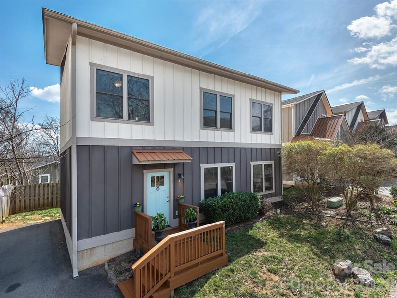 4 Grinnell St, Asheville, NC 28806