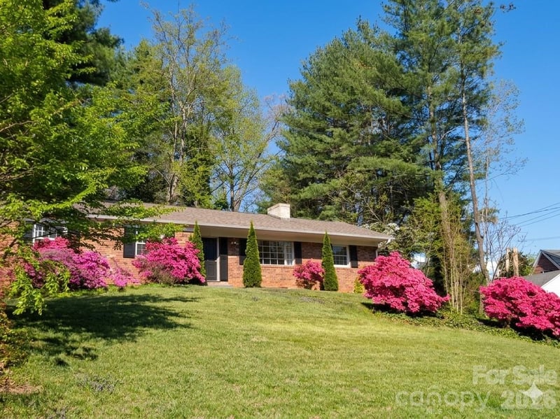 1 Clearbrook Rd, Asheville, NC 28805
