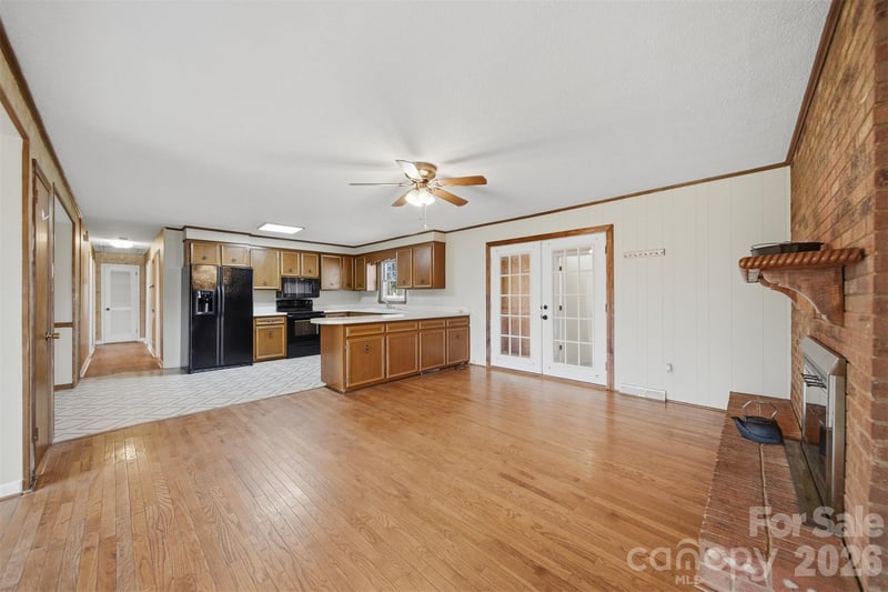 2010 Elizabeth Ave, Hickory, NC 28602