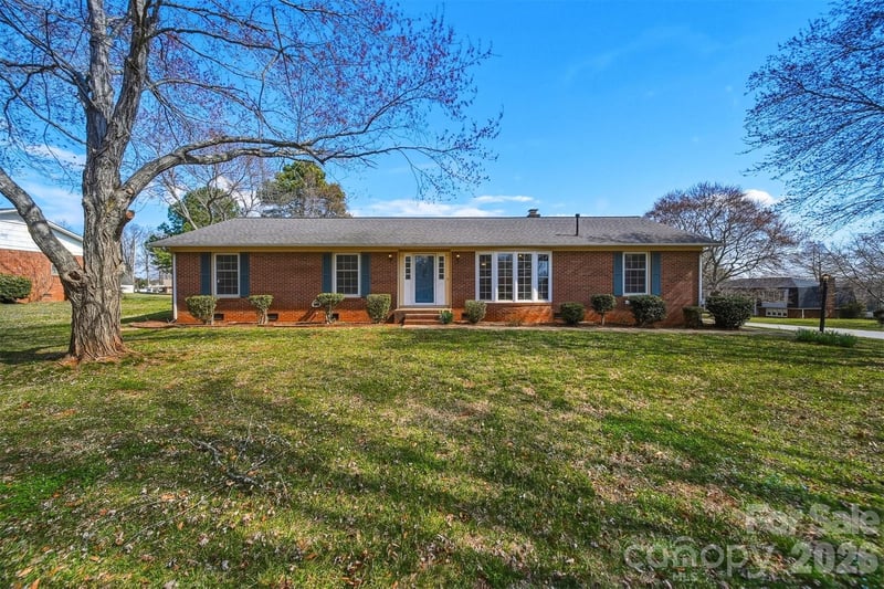 2010 Elizabeth Ave, Hickory, NC 28602