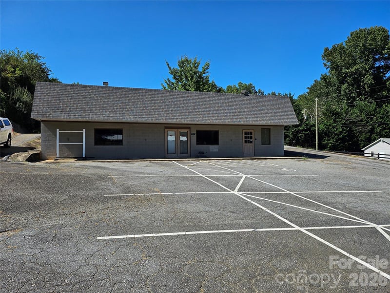 567 Mills St, Columbus, NC 28722