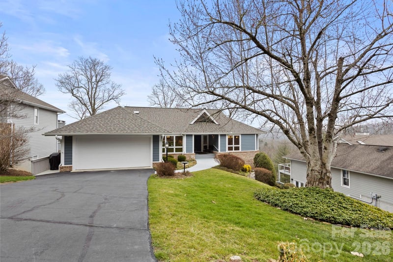 330 Dawnbrook Dr, Flat Rock, NC 28731