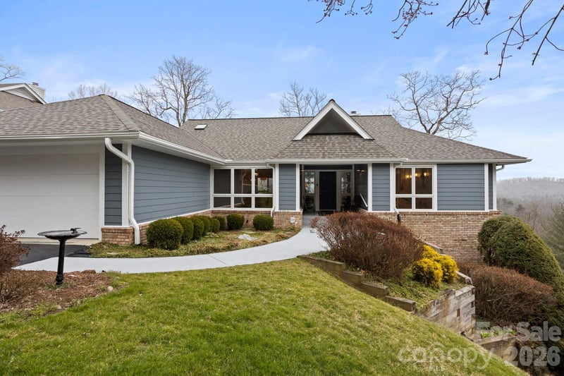 330 Dawnbrook Dr, Flat Rock, NC 28731