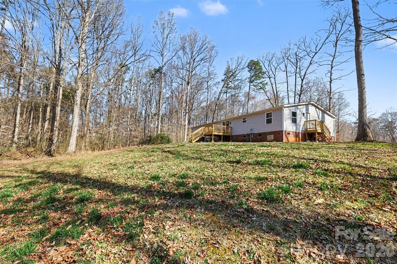 5050 Park Creek Dr, Mount Holly, NC 28120
