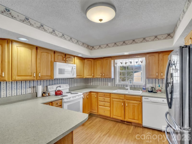 39 Millard Cove Rd, Leicester, NC 28748