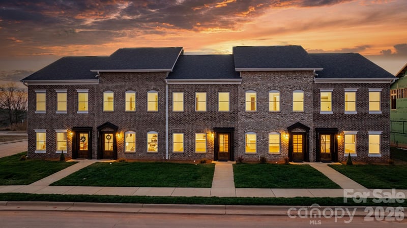 2117 24th Street Ln, Hickory, NC 28602