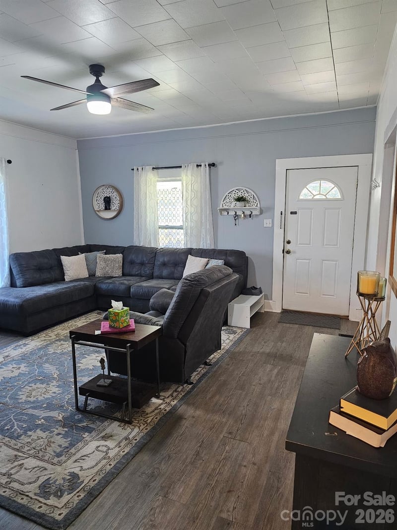 213 Colombo St, Valdese, NC 28690