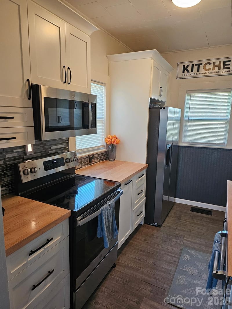 213 Colombo St, Valdese, NC 28690