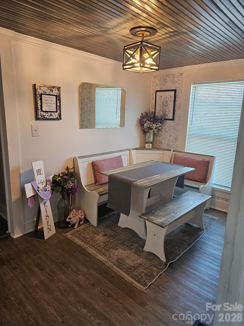 213 Colombo St, Valdese, NC 28690