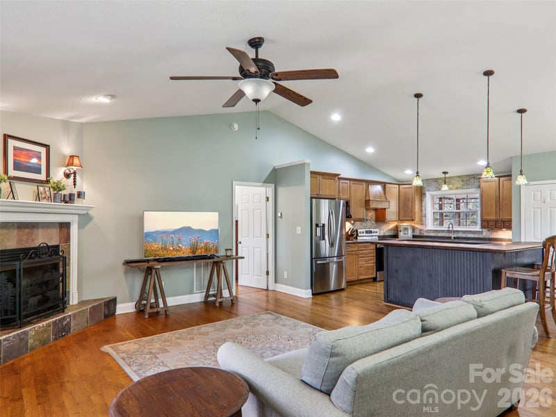 74 Woodson Dr, Mars Hill, NC 28754