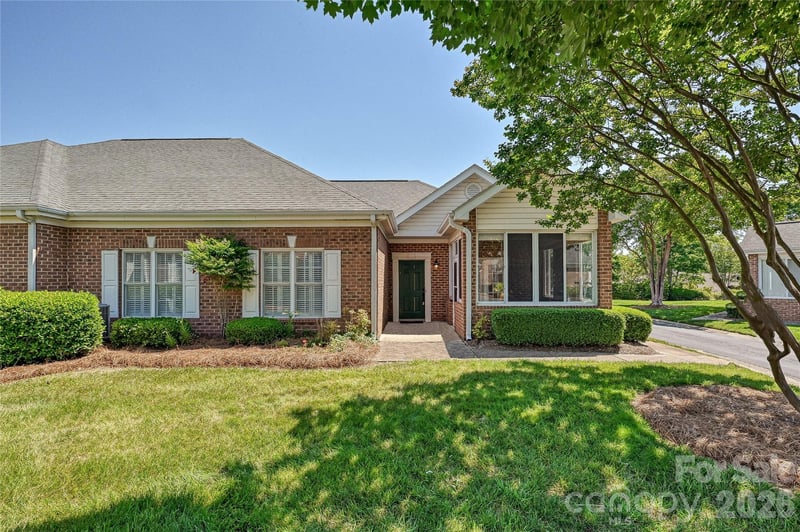 8348 Highland Glen Dr, Charlotte, NC 28269