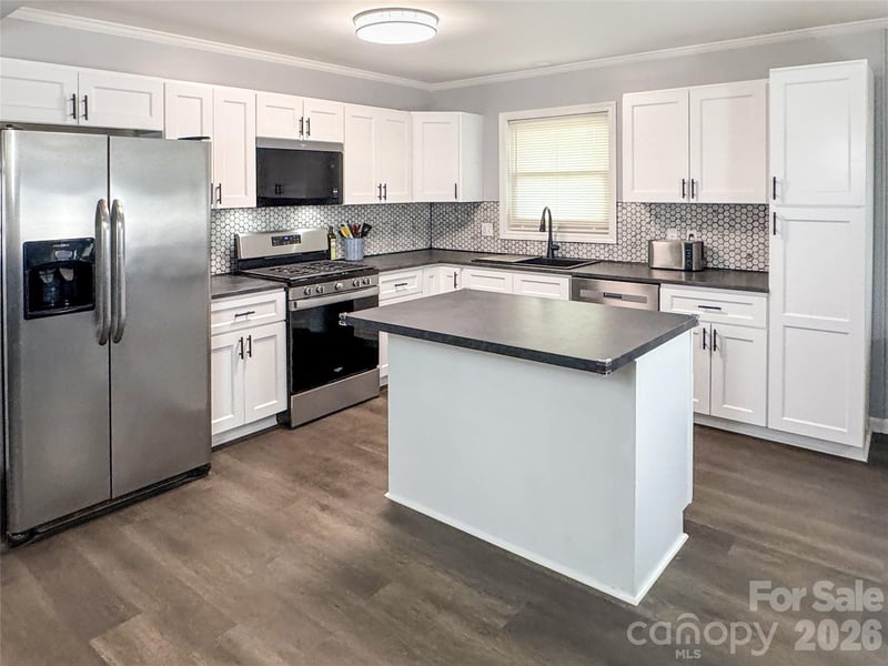 2044 Helen Dr, Gastonia, NC 28054