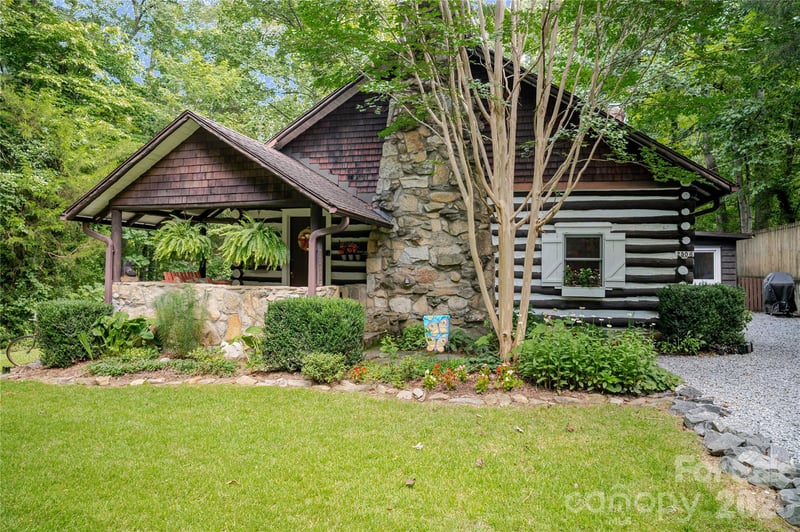 2506 Anders Dr, Hendersonville, NC 28791