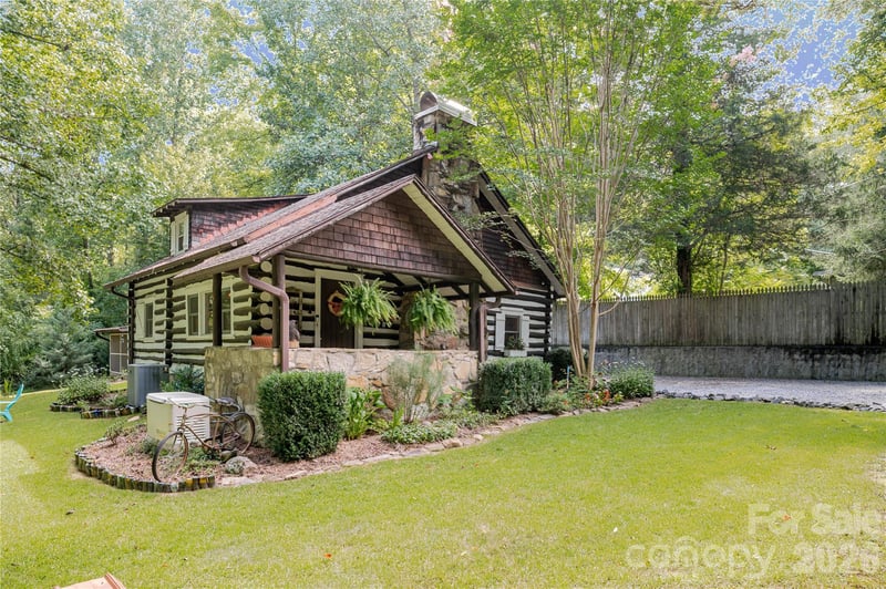 2506 Anders Dr, Hendersonville, NC 28791