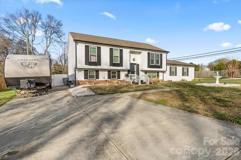 10931 Magenta Ln, Charlotte, NC 28262