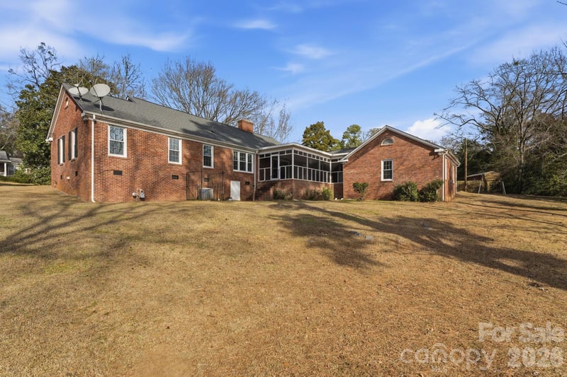 201 Hillcrest Dr, Winnsboro, SC 29180