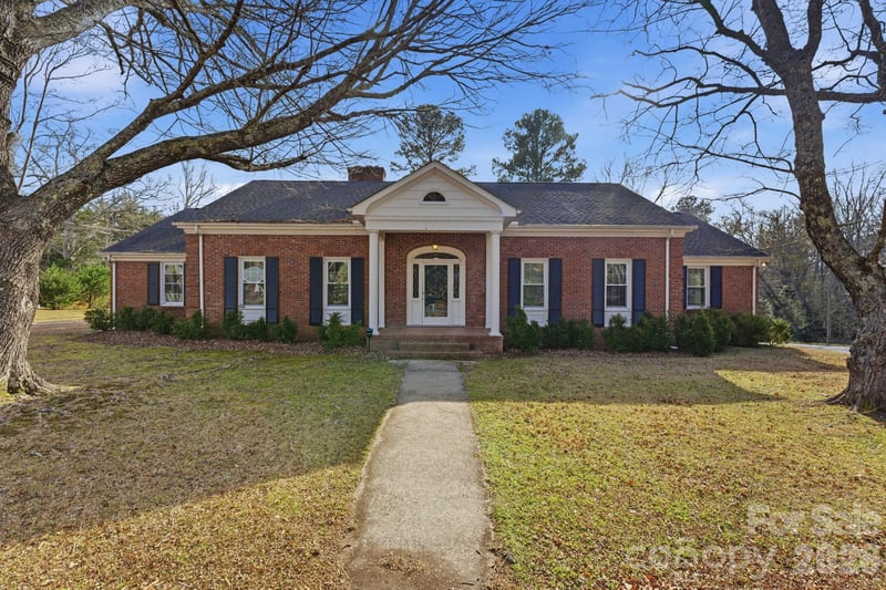 201 Hillcrest Dr, Winnsboro, SC 29180